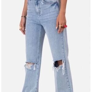 NWT Adika Women’s Light Wash Distressed Jeans Size Large 30×34 • NWT raw hem